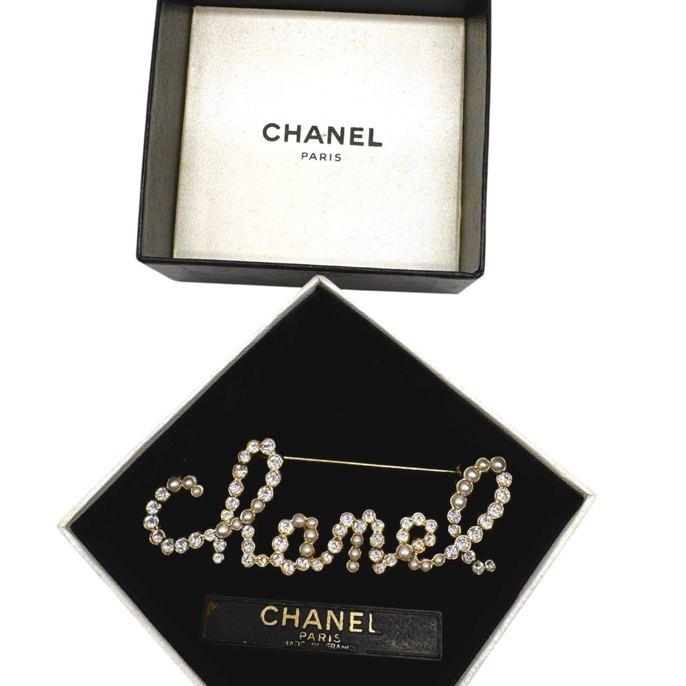 Authentic 2020 CHANEL Metal Crystal Swirling Pearls Brooch Pin Gold Gentle Wear